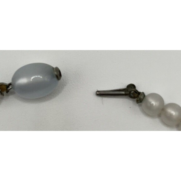 Vintage Luminous White Blue Moonglow Lucite Beaded Choker Necklace - Picture 4 of 10